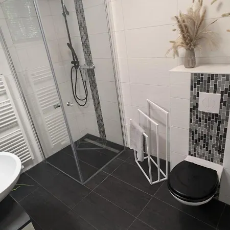 Wohlfuehloase Am Schoenen Scharmuetzelsee *